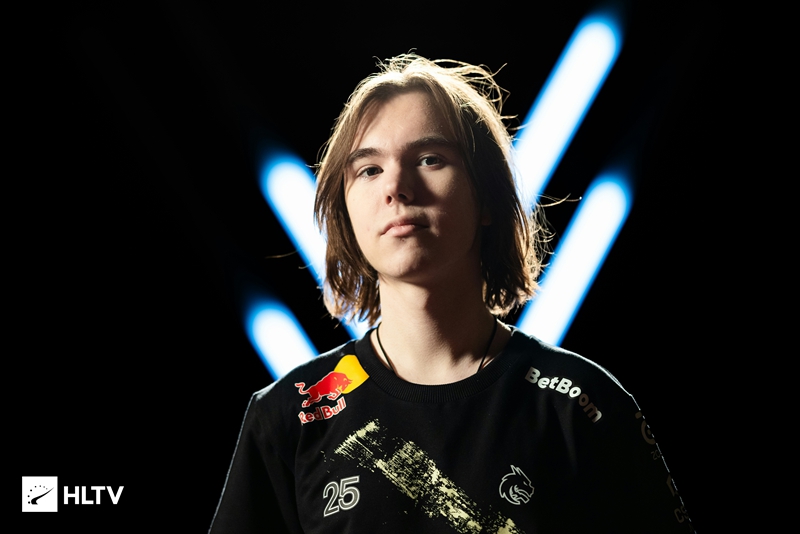 变得过于激 变得过于激